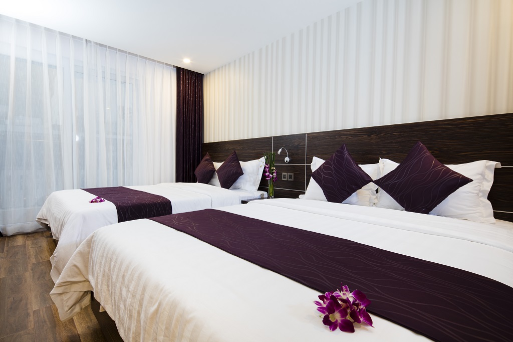 Balcony Nha Trang Hotel với thiết kế ban công hướng biển độc đáo 8