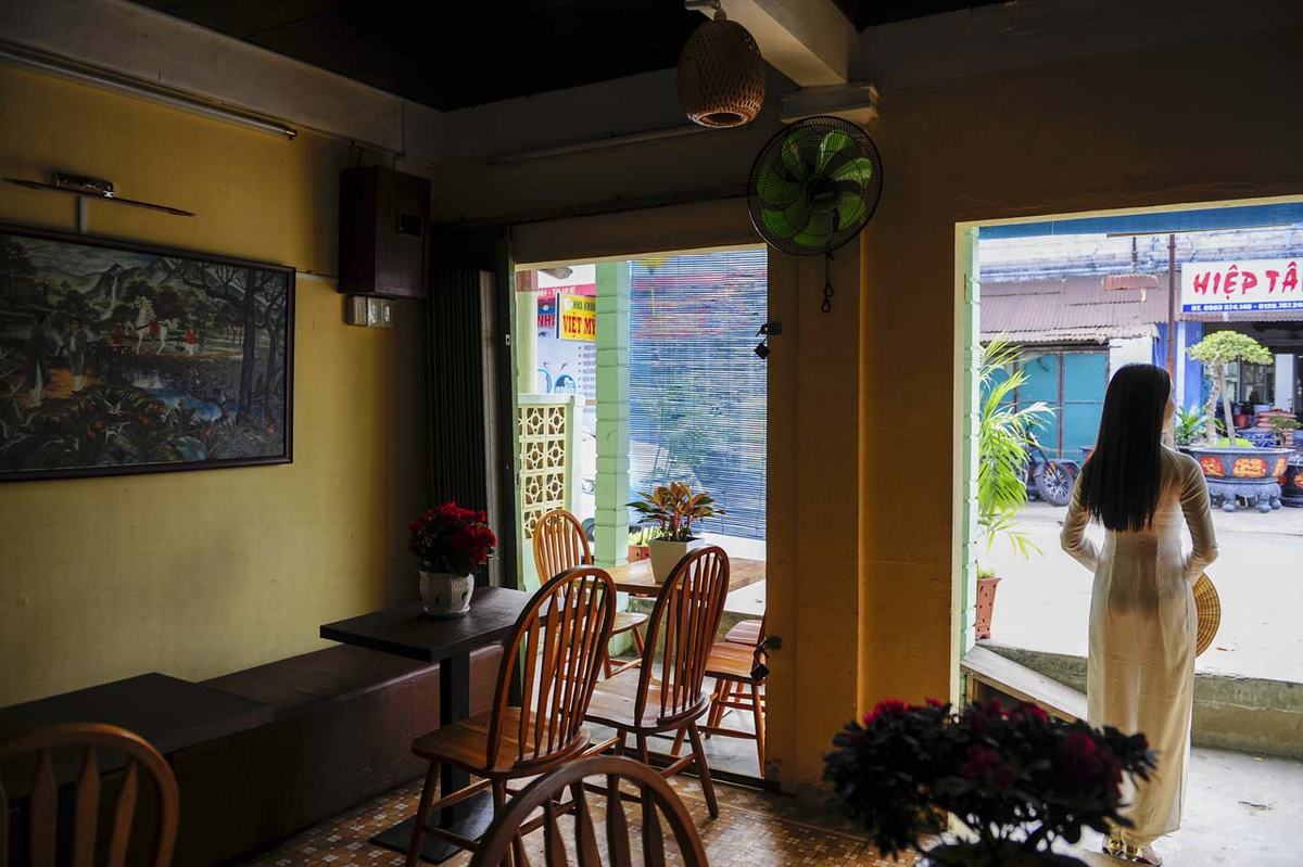 Bạn đã ghé qua quán cafe nổi tiếng phố cổ Bao Vinh Huế chưa? 4