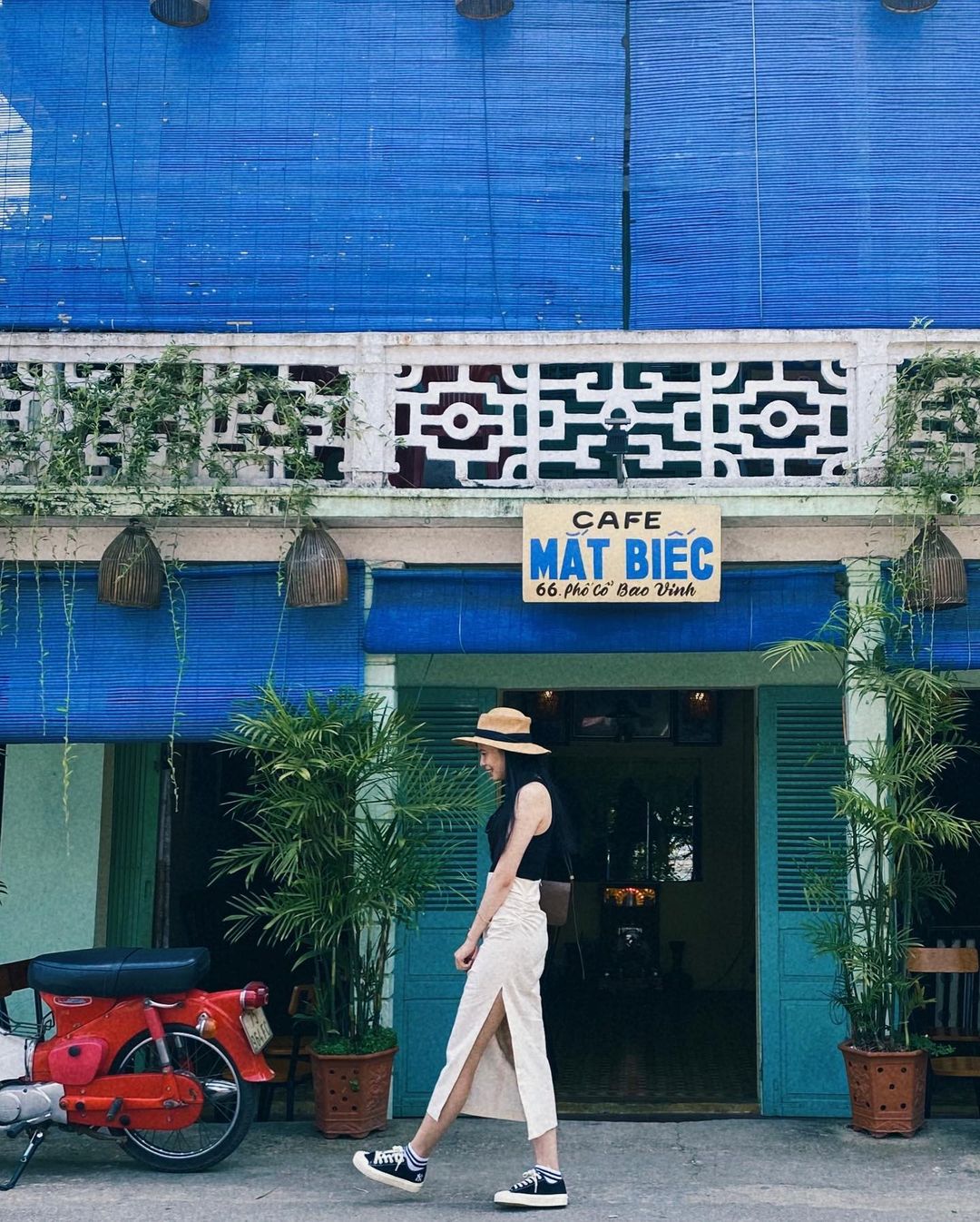 Bạn đã ghé qua quán cafe nổi tiếng phố cổ Bao Vinh Huế chưa? 6