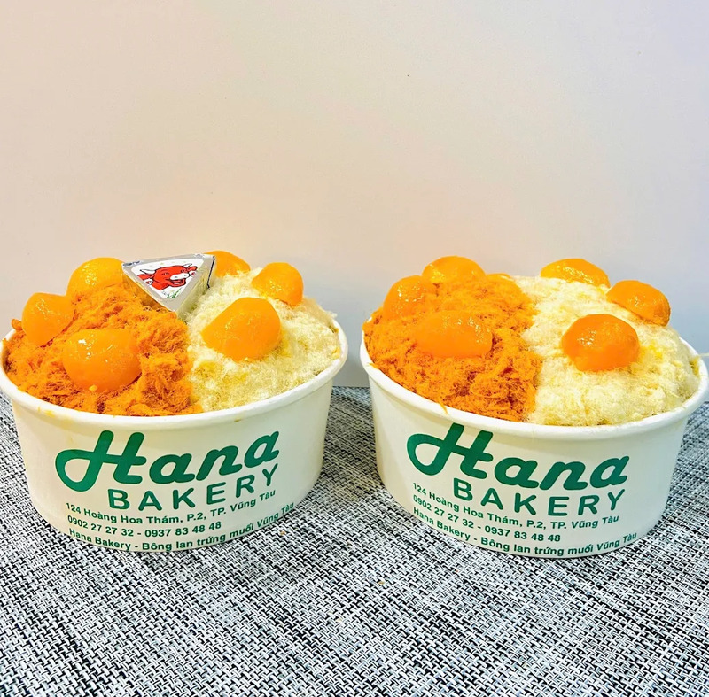 Thưởng thức bánh bông lan trứng muối Vũng Tàu với vị mềm xốp, thơm ngon mùi sữa 12