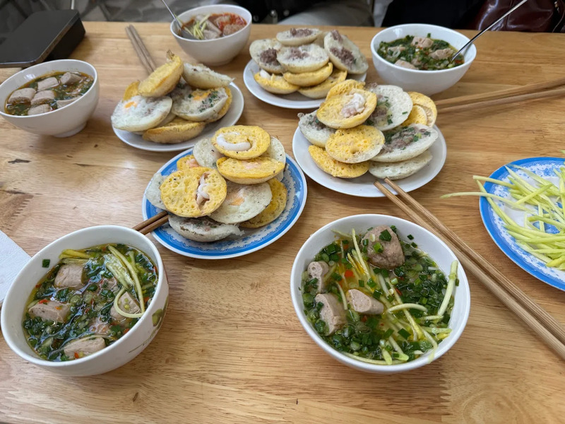 Review quán Bánh căn Lệ Đà Lạt, hương vị dân dã giữa phố núi 5
