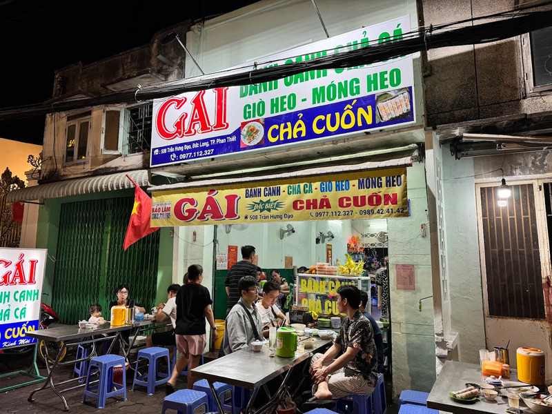 Thưởng thức bánh canh chả cá Phan Thiết tại 10 quán ngon nức tiếng 10