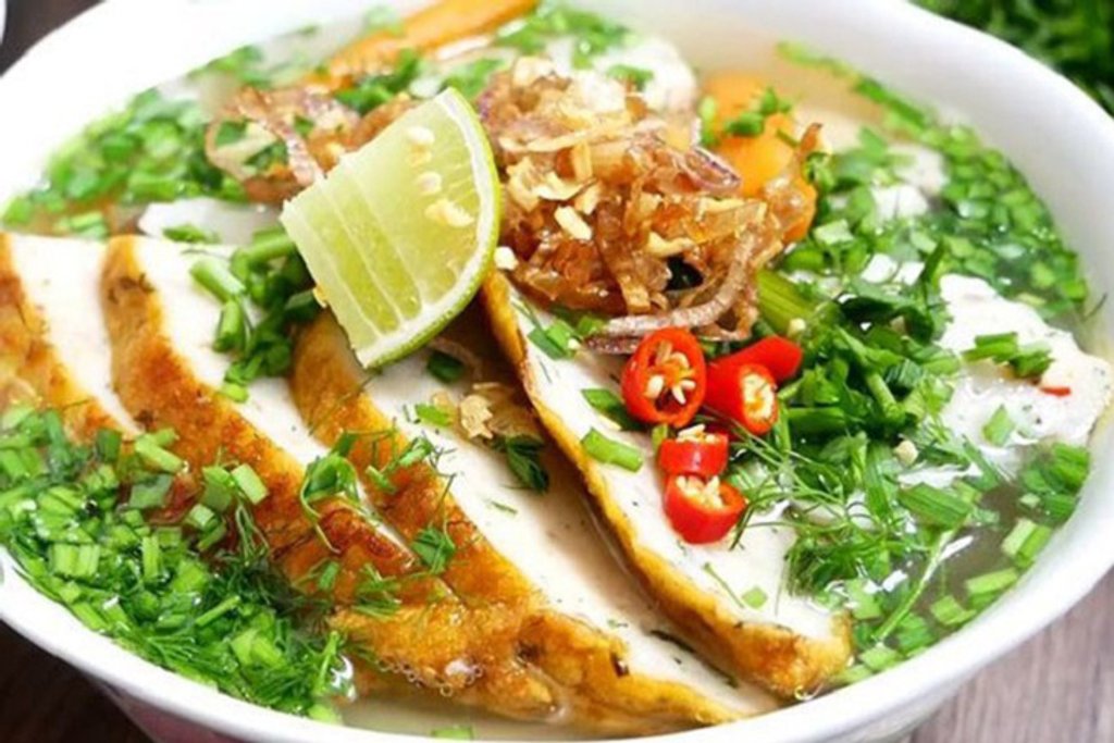 Bánh canh chả cá thu Hạnh – Quán ăn đặc sản Phú Quốc siêu hấp dẫn giá bình dân 4