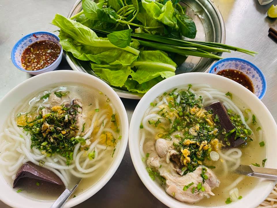 Bánh canh Long Hương - Say mê với vị nước lèo đậm đà, ngon hết sẩy 5