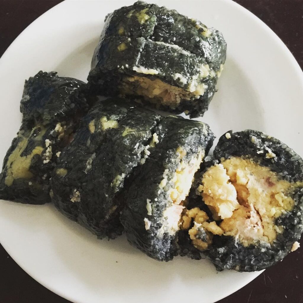 Bánh chưng đen Mường Lò - Đặc sản nổi tiếng của dân tộc người Thái 4