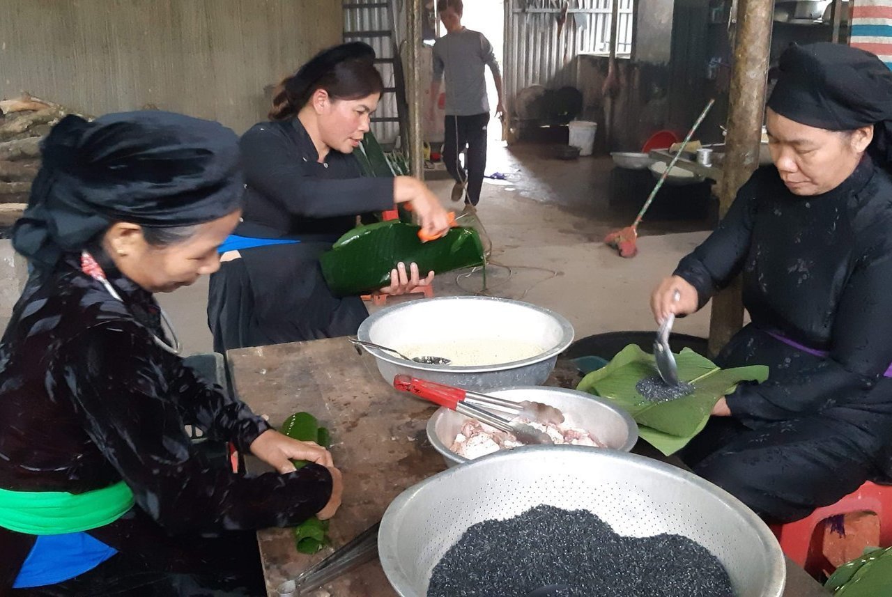 Bánh chưng đen Mường Lò - Đặc sản nổi tiếng của dân tộc người Thái 6