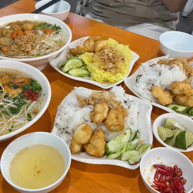 Bánh cuốn chả mực Hạ Long - Món ăn gây thương nhớ của vùng đất mỏ 11