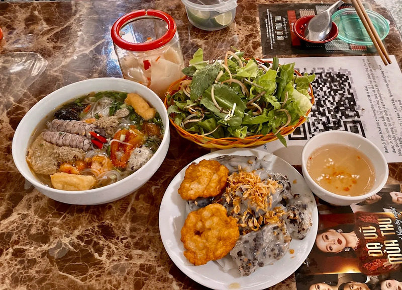 Bánh cuốn chả mực Hạ Long - Món ăn gây thương nhớ của vùng đất mỏ 18