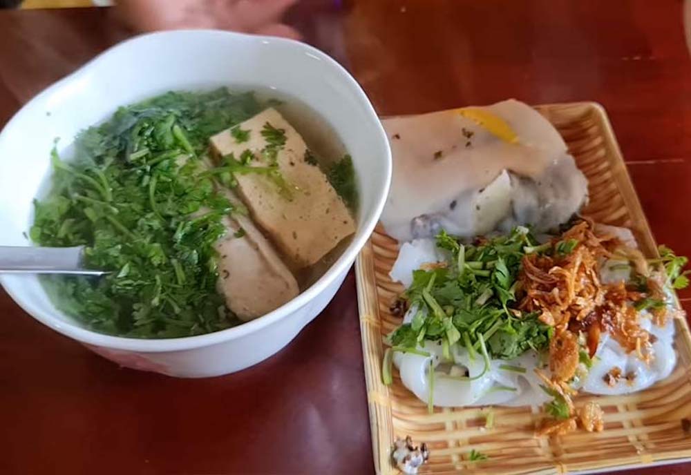 Bánh cuốn phố cổ Đồng Văn – Món ngon 4 mùa đến Hà Giang đều phải thử 7