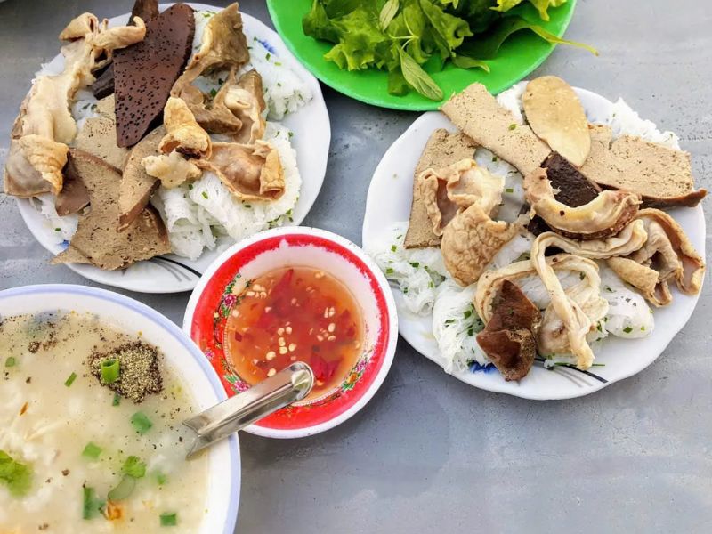 10 quán bánh hỏi lòng heo ngon chuẩn vị, giá rẻ ở TP.HCM 10