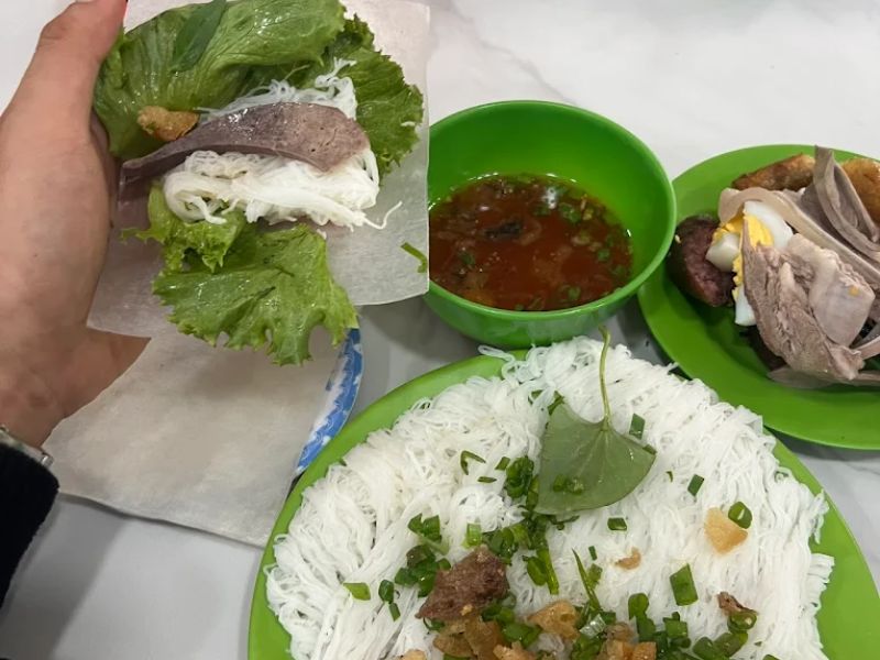 10 quán bánh hỏi lòng heo chuẩn vị Bình Thuận hút khách gần xa 3