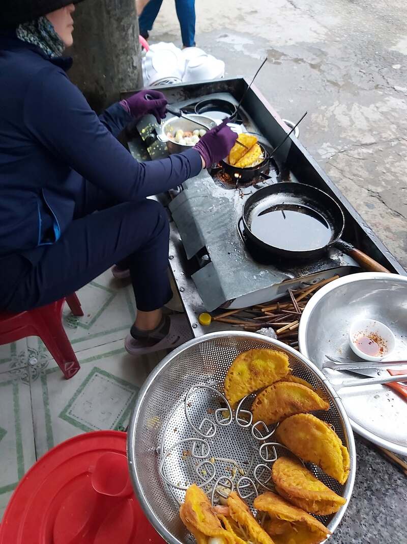 Bánh khoái Quảng Trị, hương vị bánh giòn nước lèo độc đáo 8