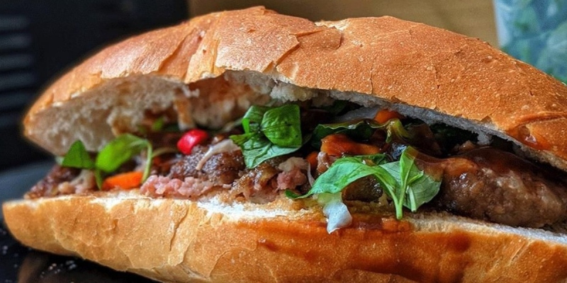 Top 15 quán bánh mì Hà Nội chuẩn vị phố cổ được yêu thích 4