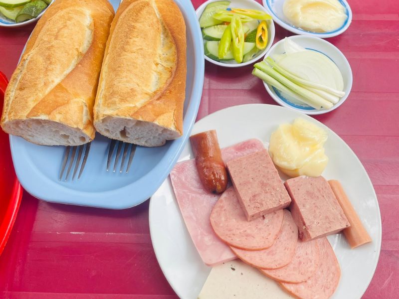 Review bánh mì Hòa Mã: Hương vị Sài Gòn xưa qua gần 70 năm 4