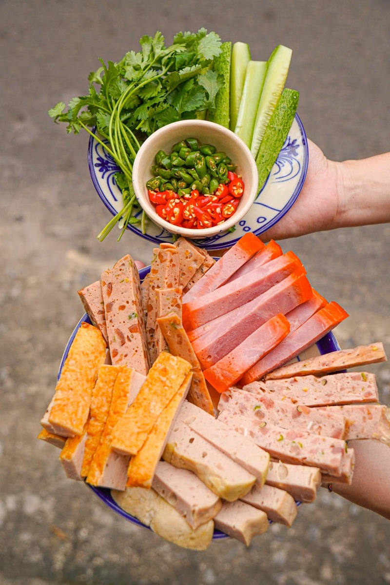 Bánh mì Hoàng Lam Phú Nhuận có gì hot? Review chi tiết 3