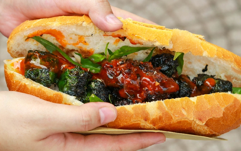 Top 9 tiệm bánh mì Sài Gòn nổi danh và thơm ngon nức tiếng 21