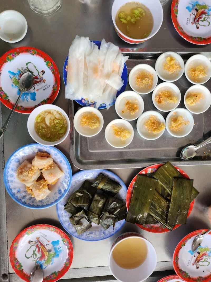 Thưởng thức Bánh nậm Huế và cảm nhận hương vị dân dã cực hấp dẫn 10
