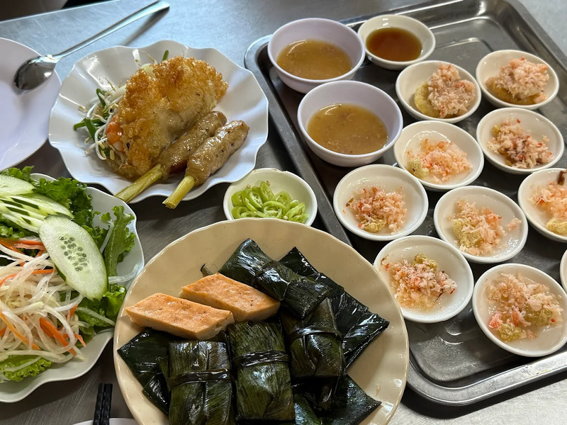 Thưởng thức Bánh nậm Huế và cảm nhận hương vị dân dã cực hấp dẫn 11