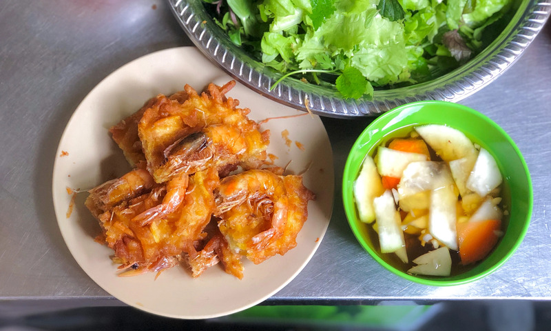 Thưởng thức Bánh tôm Hồ Tây tại 7 quán ngon chuẩn vị Hà Nội 8