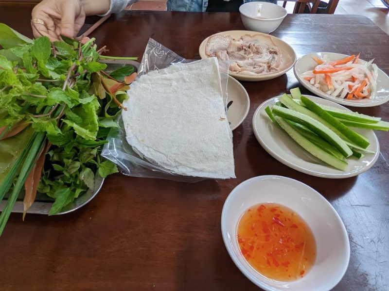 Mách bạn 14 quán bánh tráng phơi sương được giới trẻ săn đón 17