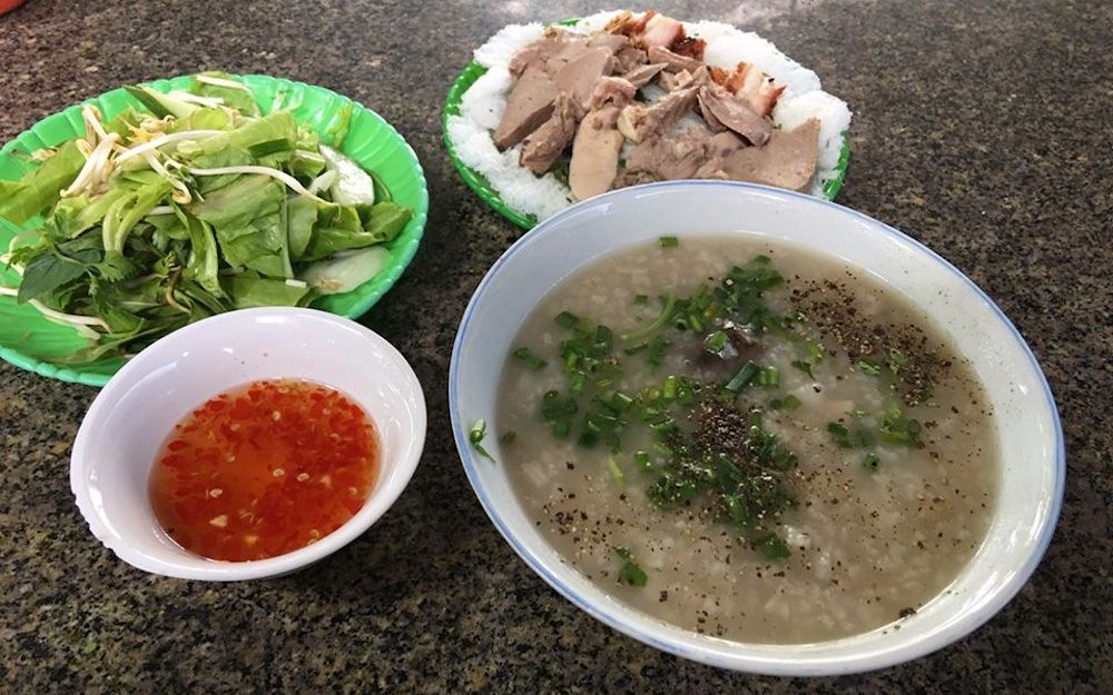 Bánh ướt chả bò và bánh hỏi lòng heo Phú Yên – Kỳ phùng địch thủ trong danh sách món ngon Xứ Nẫu 8