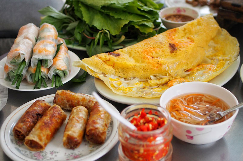 Bánh xèo 46A Đinh Công Tráng: Quán ngon Michelin nổi tiếng Sài Gòn 13