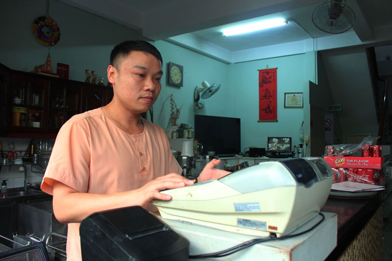 Bánh xèo 46A Đinh Công Tráng: Quán ngon Michelin nổi tiếng Sài Gòn 11