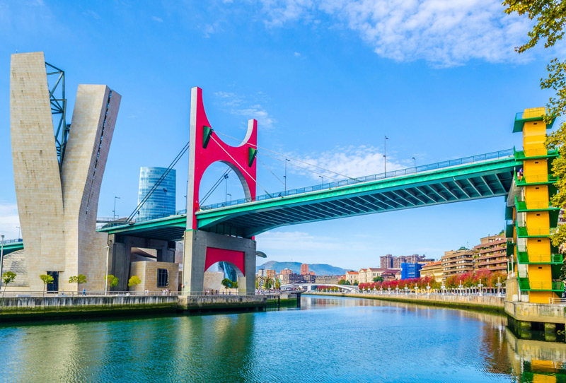 Bảo tàng Guggenheim Bilbao, biểu tượng nghệ thuật và kiến trúc đương đại 11