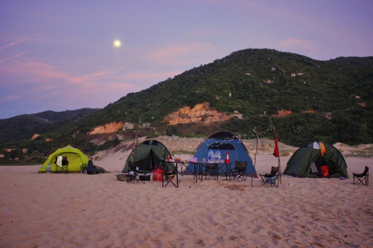 Kinh nghiệm cắm trại Phú Yên - Trải nghiệm một đêm ngoài trời thú vị tại Bãi Môn xinh đẹp