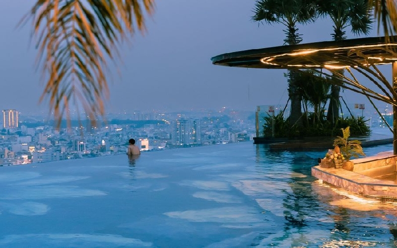 Top 12 bể bơi vô cực có tọa độ check in đẹp nhất Sài Gòn 2