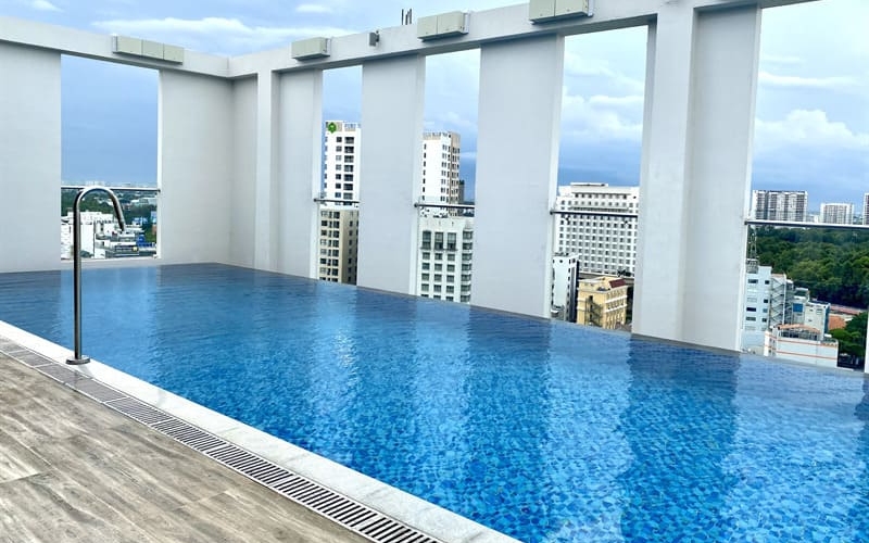 Top 12 bể bơi vô cực có tọa độ check in đẹp nhất Sài Gòn 9