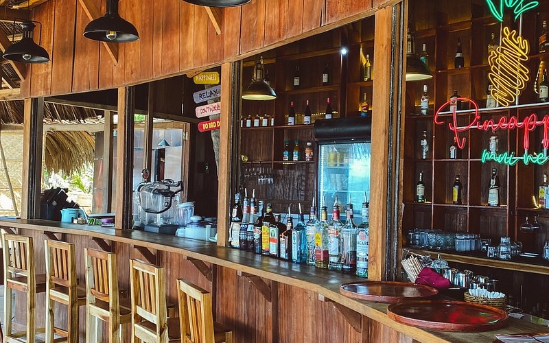 Top 8 quán beach bar sôi động tại Phan Thiết đáng trải nghiệm 4