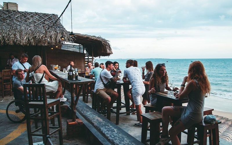 Top 8 quán beach bar sôi động tại Phan Thiết đáng trải nghiệm 5