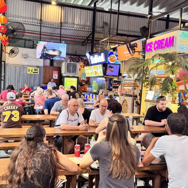 Bến Thành Street Food Market: Trải nghiệm ẩm thực đường phố Sài Gòn 2