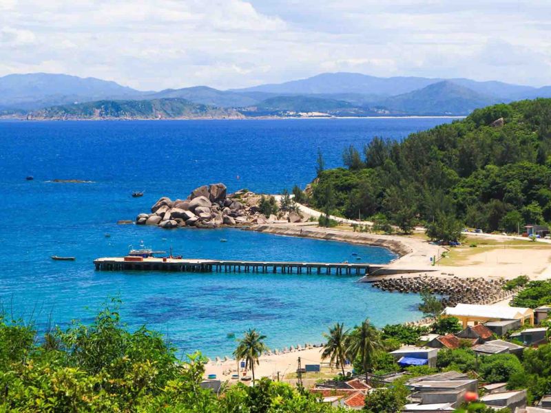 Top 12 bãi biển Bình Định đẹp ngỡ ngàng khiến bạn say mê 9