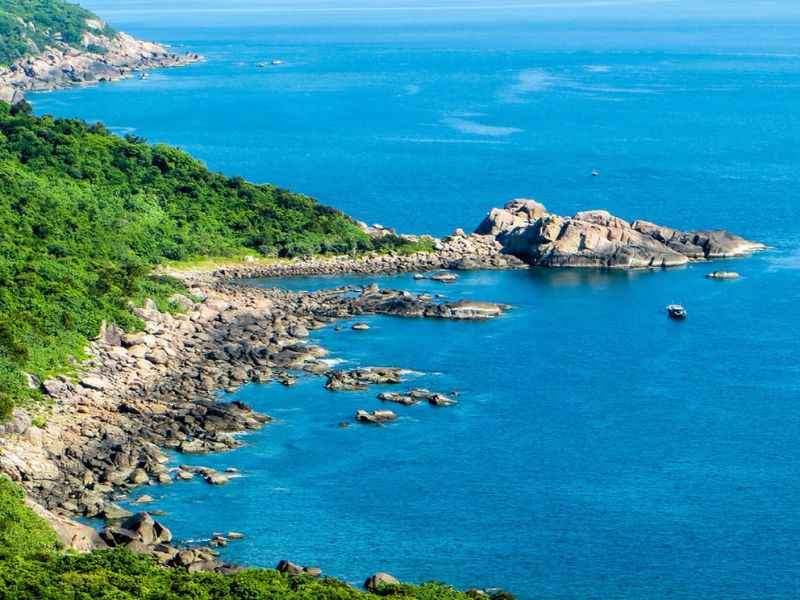 Top 12 bãi biển Bình Định đẹp ngỡ ngàng khiến bạn say mê 10