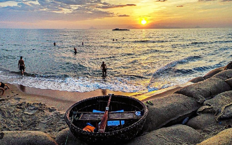 Tìm về Biển Bình Minh, không gian nắng vàng cát trắng gần ngay Phố Hội 3