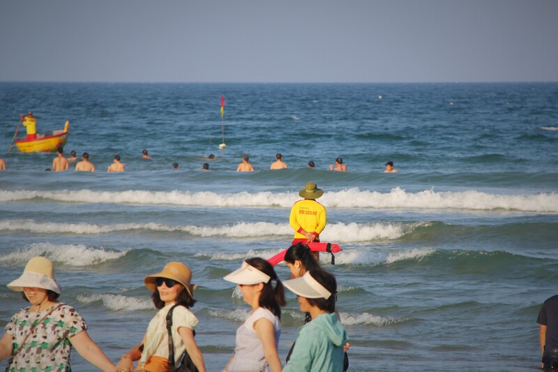 Biển Phạm Văn Đồng điểm hẹn xanh giữa lòng Đà Nẵng 7