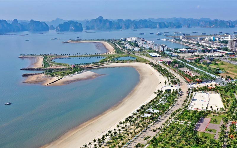 Điểm danh 8 bãi biển Quảng Ninh đẹp ngất ngây cho hè này 7