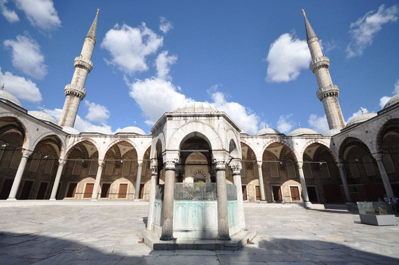 Nhà thờ Blue Mosque, biểu tượng kiến trúc Hồi giáo lừng danh thế giới 7