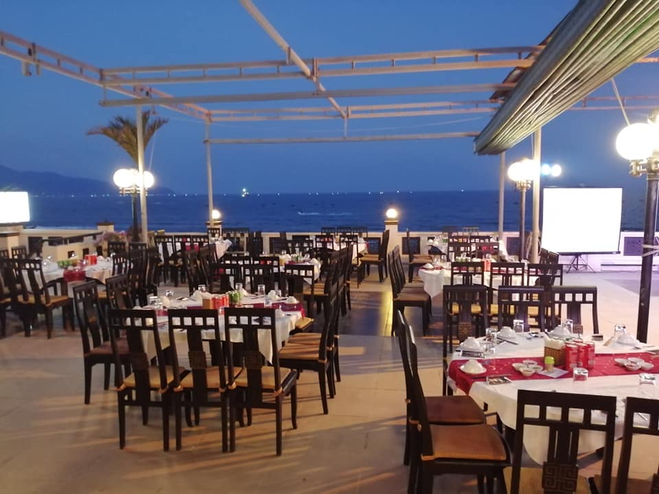 Blue Whale Restaurant Đà Nẵng - Thưởng thức hương vị miền biển ở nhà hàng có view đẹp nao lòng tại Đà Nẵng 6