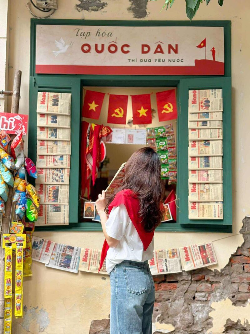 Check-in 14 quán cà phê Hà Nội rực rỡ cờ đỏ sao vàng 24
