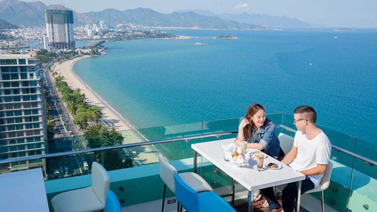 Bỏ túi TOP 8 nhà hàng view đẹp Nha Trang khiến du khách say lòng ngay lần đầu tiên đến 3