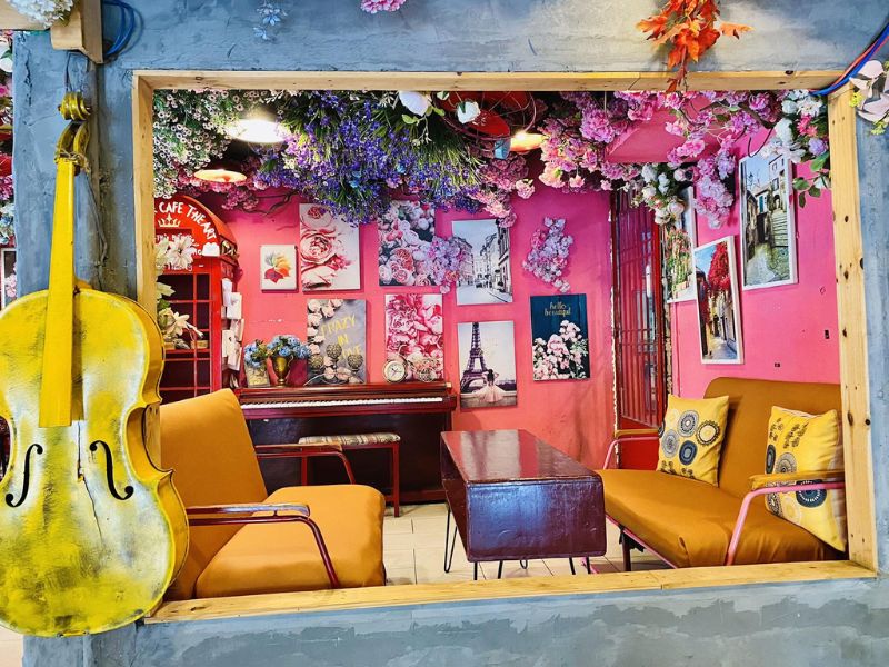 Bonjour Cafe The Art: Góc Paris ngập tràn hoa giữa Thảo Điền 6