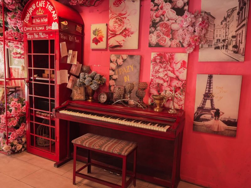 Bonjour Cafe The Art: Góc Paris ngập tràn hoa giữa Thảo Điền 7