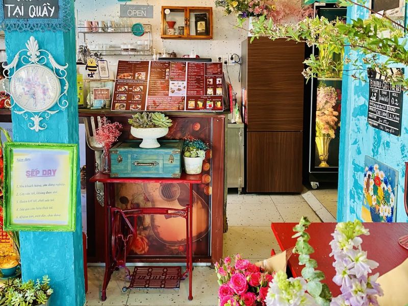 Bonjour Cafe The Art: Góc Paris ngập tràn hoa giữa Thảo Điền 3