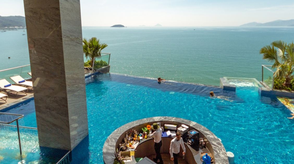 Boton Blue Hotel & Spa – Khách sạn kế bên làn nước xanh vịnh Nha Trang