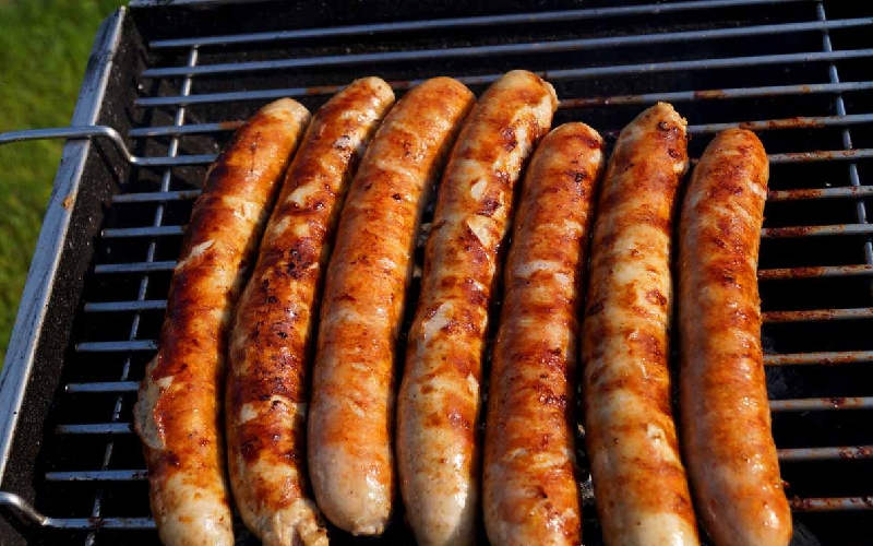 Bratwurst là gì? Khám phá món xúc xích Đức nổi danh toàn cầu 6