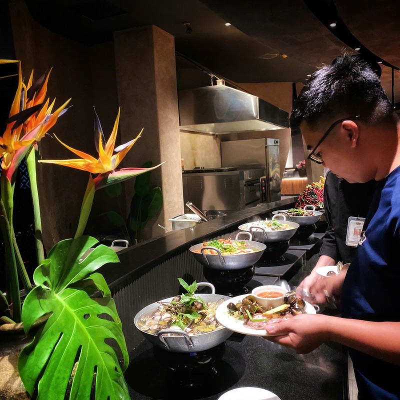 Buffet Sen Tây Hồ: Biểu tượng ẩm thực bên bờ Hồ Tây Hà Nội 8