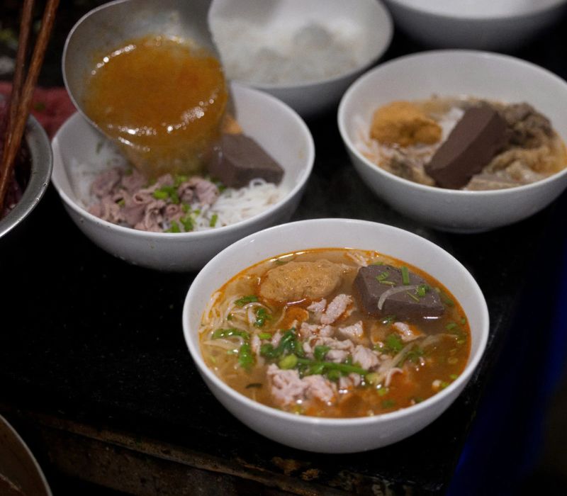 Bún bò cơm nguội Huế: Món ăn dân dã đượm hồn cố đô 4